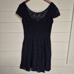 Navy Floral Lace Cap Sleeve Dress With Sheer Neckline Womens Size 10 By